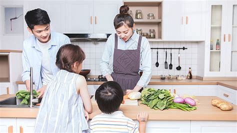 做饭菜给客人,做饭菜给客人下载缩略图